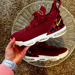 LeBron James 16 king shoe 
Has cheetah print 

y 4 women 6